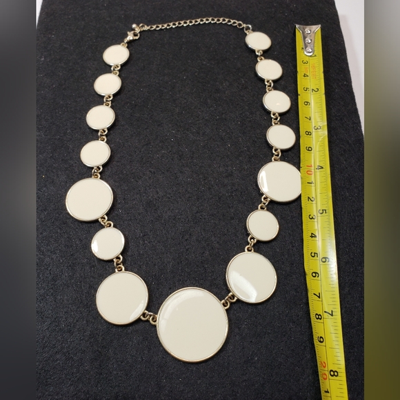 42 Piece Vintage to Modern Gold Tone Jewelry Lot - some branded - Picture 6 of 16